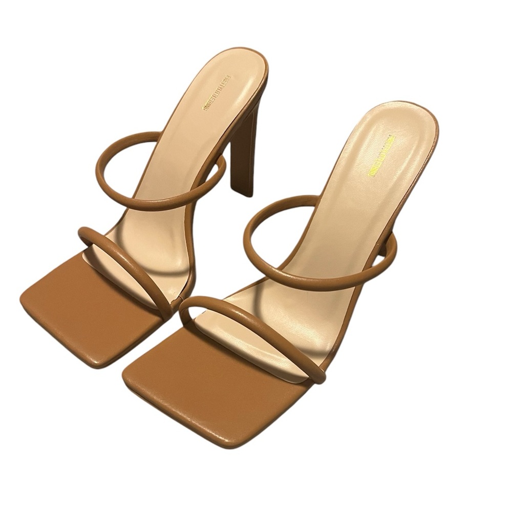 PLT HEELS SIZE 9